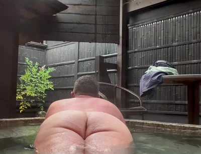 I Just Can’t Stop Playing with Myself in the Hot Tub