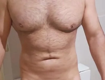 For Those Who Like to Show off Their Arm Muscles and Armpits