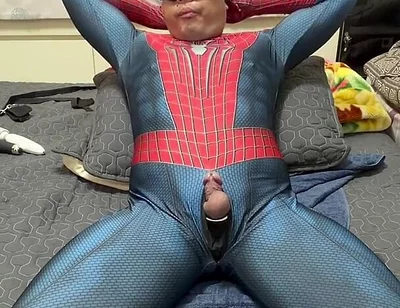 Fat Spider Draws by Drawing in the Red Center