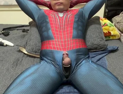 Fat Spider Draws by Drawing in the Red Center