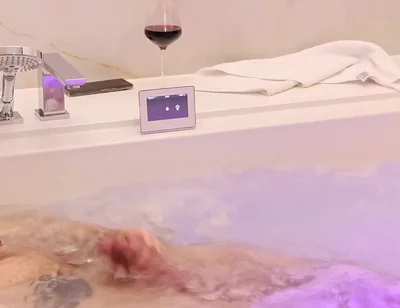 Hairy Muscle Stud: Luxury Jacuzzi Strip & Raw Jerk off - 4K Bodybuilder Solo
