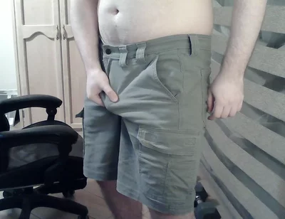 Hot Stud Goes Commando During Leg Day