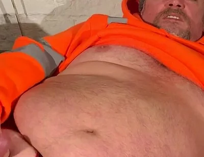 Hi Viz Chubby Bear Fucks Himself and Wanks off