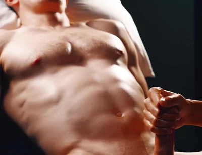 Aussie Muscular Hunk Big Dick Got Edged