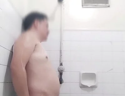 A Handsome Pinoy Masturbating Before a Shower.