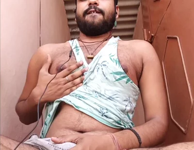 A Hot Bhabhi Has Working in Kitchen Has Grab by a Horny Man and Ismaatdeva Has Fully Feel That Orgasm