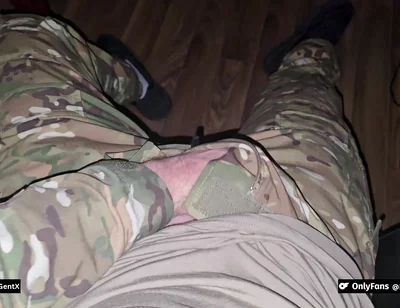 German Dirtytalk! Muscular Soldier Is Totally Horny and Jerks off His Huge Cock