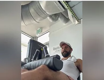 Cumming Handsfree In Public. (x: Hamedraiddxxx)