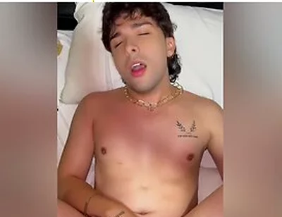 Estaba De Fiesta Y Fui Al Hotel Con Este Gordo Oso De Verga Gruesa Y Terminamos Follando Duro