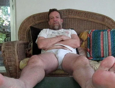 Hairyartist in Drop in for Feet and Cock