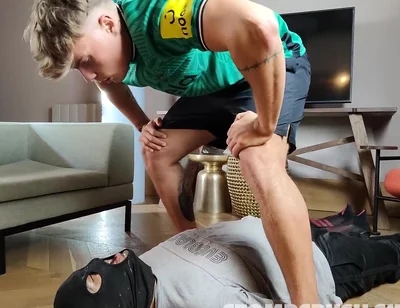 British Master feet and spitting
