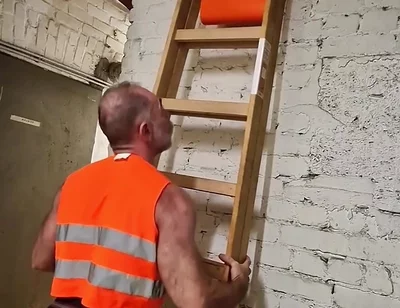 Very Hairy Builder