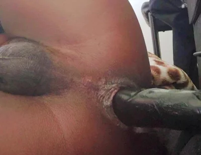 Bubblebutt Takes Big Dildo Like Pro