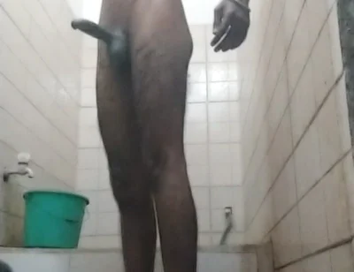 I Am Bathing Alone, Someone Please Come