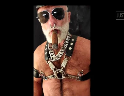 Gar Lighting While Stretching Balls and Clamping Nips