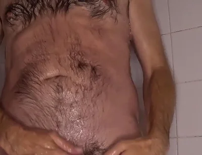 Sexy Dilf in the Shower Close up Cum Playing with Belly Button - Rockardglans 208