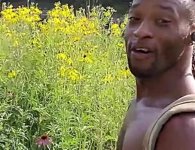 Kenniejai Walks Nude by the River in Chicago and Gets Caught