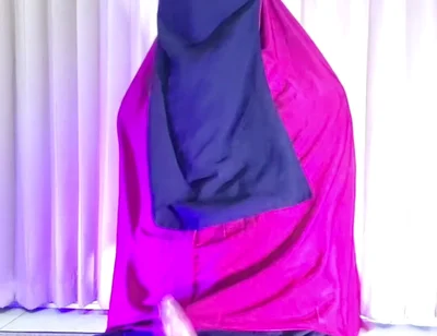 Arab Crossdresser Fuck Dildo