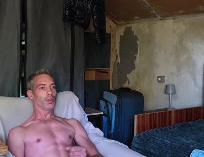 Jerking My Hairy Dick. Qick Wank Before to Sleep
