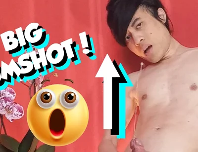 Wow the Big Cumshot! How Far Does Jon Arteen Squirt His Juicy Cum in This Hot Show of a Sexy Naked Gay Twink Masturbating
