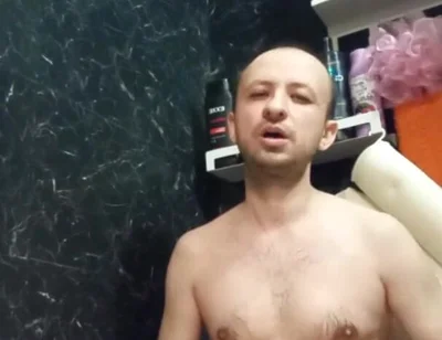 A Naked Man Jerks off His Big Dick in the Bathroom
