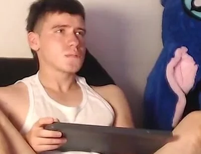 I Masturbate and Show My Ass to the Camera