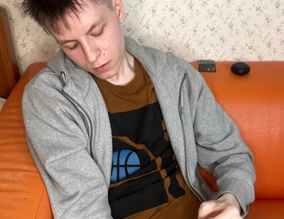 18-year-old's Creamy Dick Burst