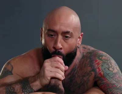Raw: Sultry Latinos Share A Kiss