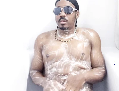 I Take a Shower (no Clothes) (2025)