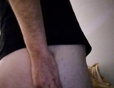 Discret Masturbation with a Toy in My Ass