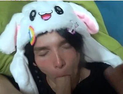 Lille Passiv Femboy Gav Far Et Sodt Blowjob