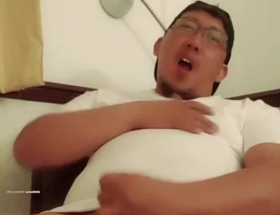 Solo Daddy Hard, Heavy, Hungry