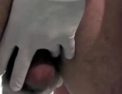 Young striagt used at the clicni by the doctor