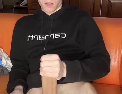 Hand Pump Session Builds to Uncontrollable Twink Cum
