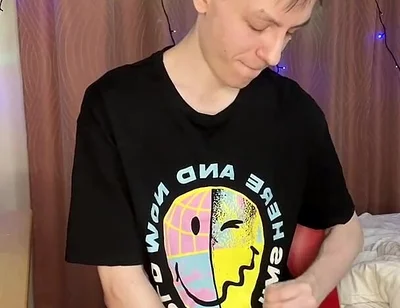 Quick Dorm Jerk Makes 23cm Cock Squirt Everywhere