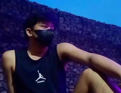 Asian Twink Outdoor Session with Cumshot