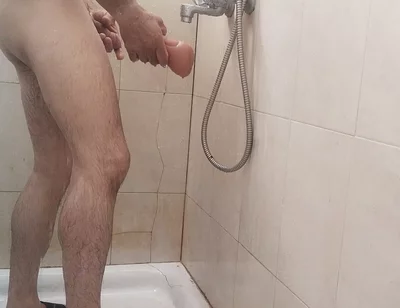 Hard and Nice Dick Gets Horny While Showering