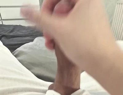 Chilled-out Wank in White Thermals While Watching Porn